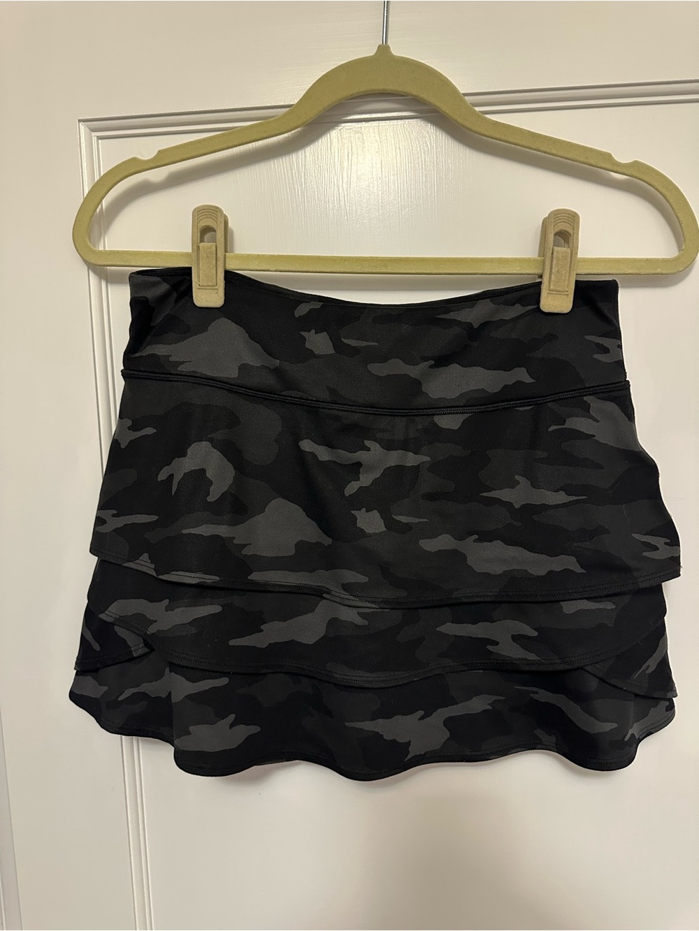 Athleta Girl Black & Charcoal Camo Tiered Mini Skirt